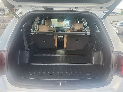 Certified 2025 Kia Sorento SX Prestige w/ Olive Brown Leather Package AWD/4WD image 18