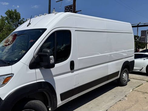 Used 2023 RAM ProMaster 2500 FWD image 3