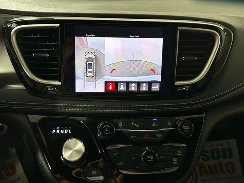 New 2026 Chrysler Pacifica Select image 12