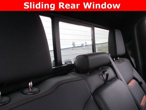 Used 2024 GMC Sierra 2500 AT4 w/ AT4 Premium Plus Package image 27