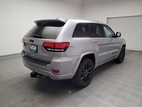 Used 2019 Jeep Grand Cherokee Altitude image 9