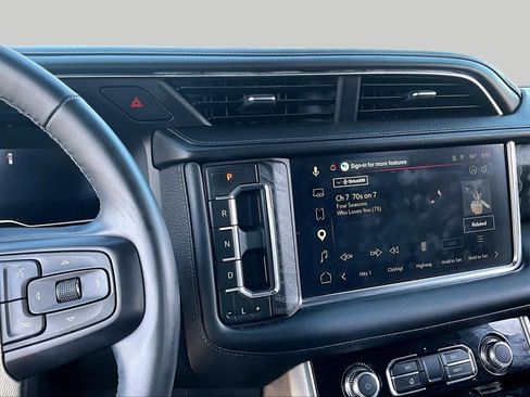 Used 2023 GMC Yukon Denali AWD/4WD image 6
