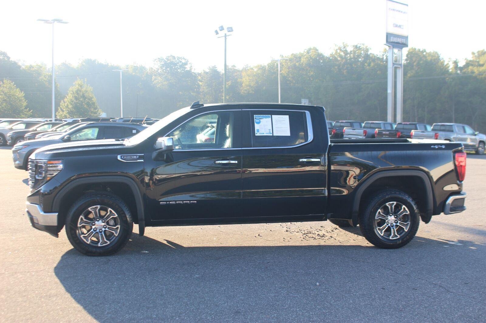 Used 2025 GMC Sierra 1500 SLT AWD/4WD image 4