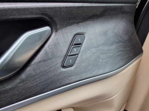 Used 2022 Jeep Grand Cherokee Limited w/ Luxury Tech Group II image 21