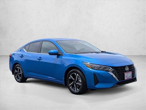 Used 2025 Nissan Sentra SV FWD image 3