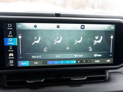 Used 2024 Jeep Wrangler Willys image 17