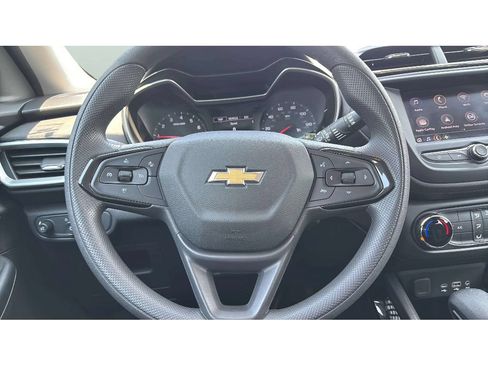 Used 2021 Chevrolet TrailBlazer LS AWD/4WD image 14