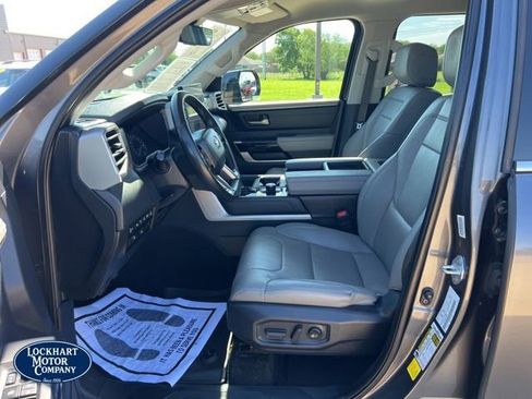 Used 2022 Toyota Tundra Limited w/ Power Package RWD image 11