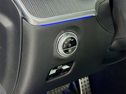 Used 2025 Mercedes-Benz C 300 4MATIC Sedan image 11