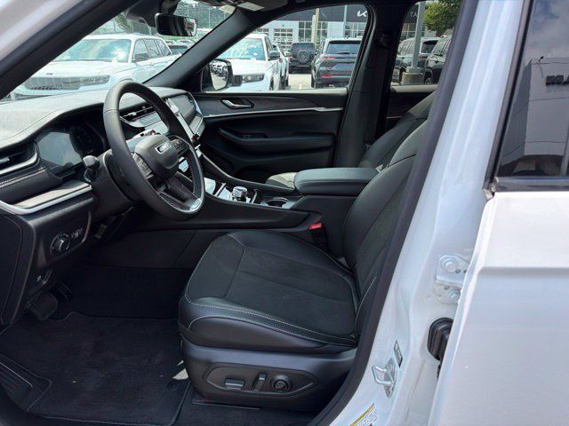 New 2026 Jeep Grand Cherokee Altitude AWD/4WD image 12