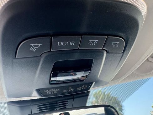 Used 2025 Toyota Corolla LE image 24