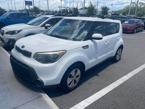Used 2016 Kia Soul FWD image 1