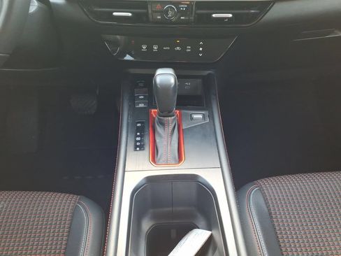 Used 2025 Nissan Kicks SR FWD image 11