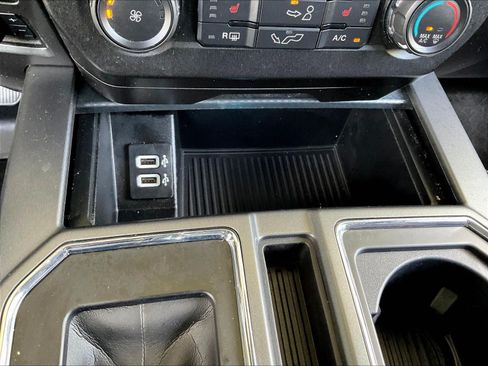 Used 2019 Ford F150 XLT w/ Equipment Group 302A Luxury AWD/4WD image 16