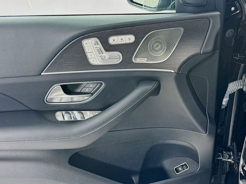 Used 2021 Mercedes-Benz GLS 450 4MATIC image 19