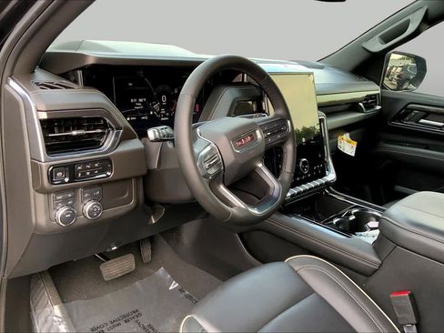 Used 2025 GMC Yukon Elevation AWD/4WD image 15