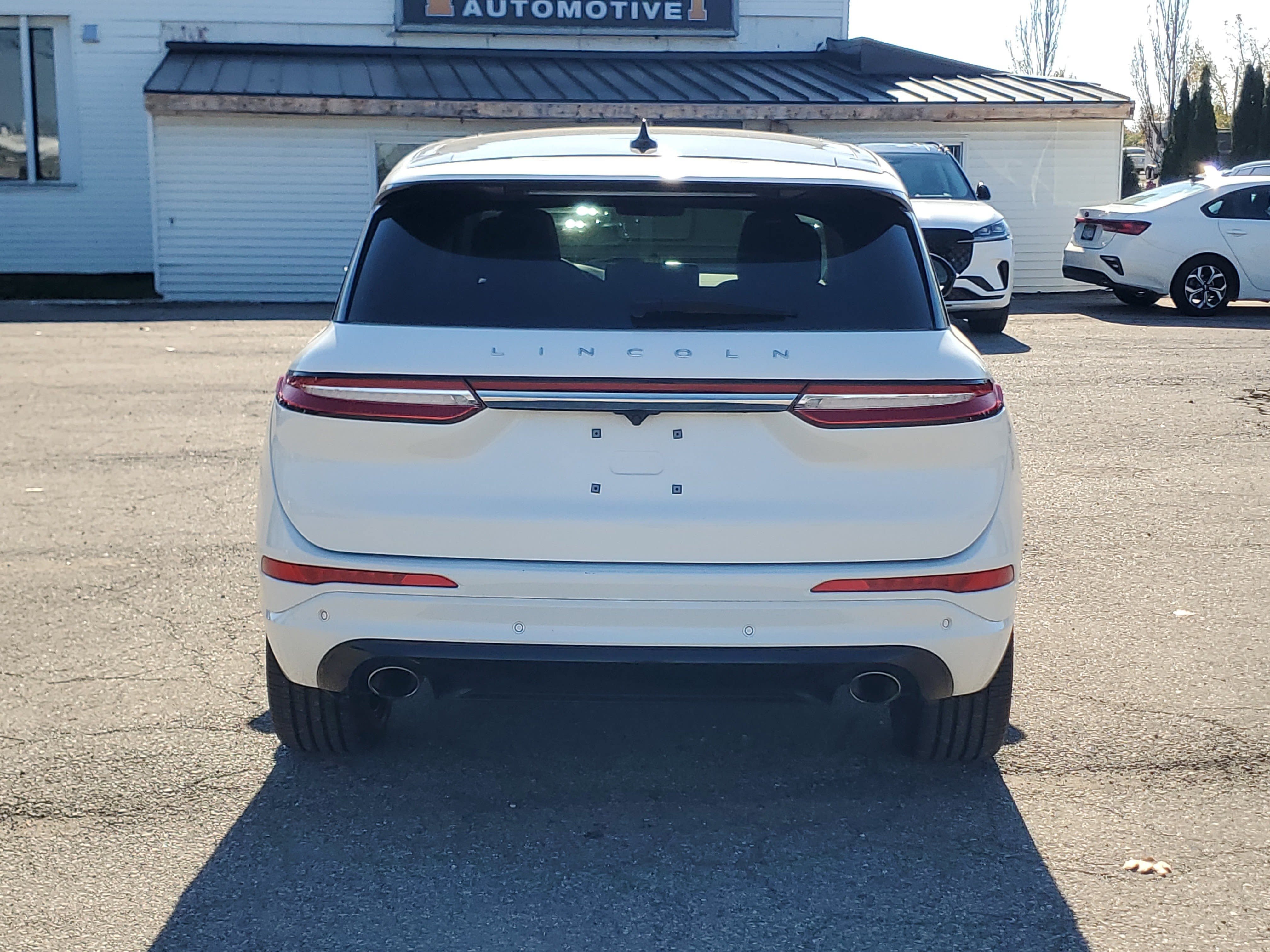 Used 2024 Lincoln Corsair AWD w/ Equipment Group 101A image 5