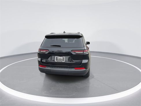 Used 2024 Jeep Grand Cherokee L Laredo image 7