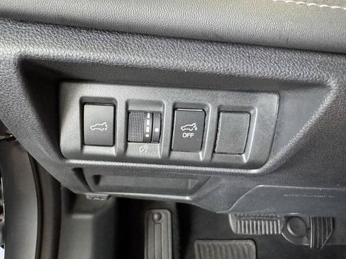 Used 2025 Subaru Outback Limited AWD/4WD image 26
