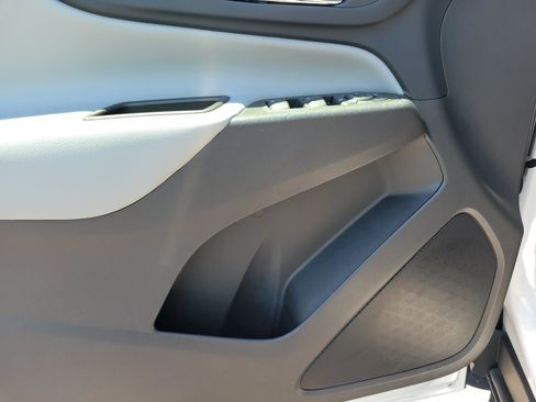 Certified 2024 Chevrolet Equinox LS w/ LS Convenience Package FWD image 23