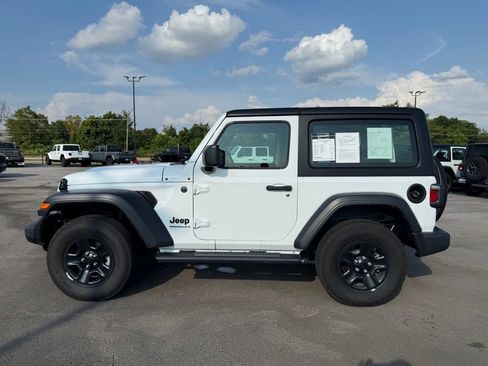 Used 2024 Jeep Wrangler Sport AWD/4WD image 4
