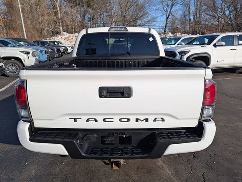 Used 2017 Toyota Tacoma TRD Off-Road w/ Tow Package image 6