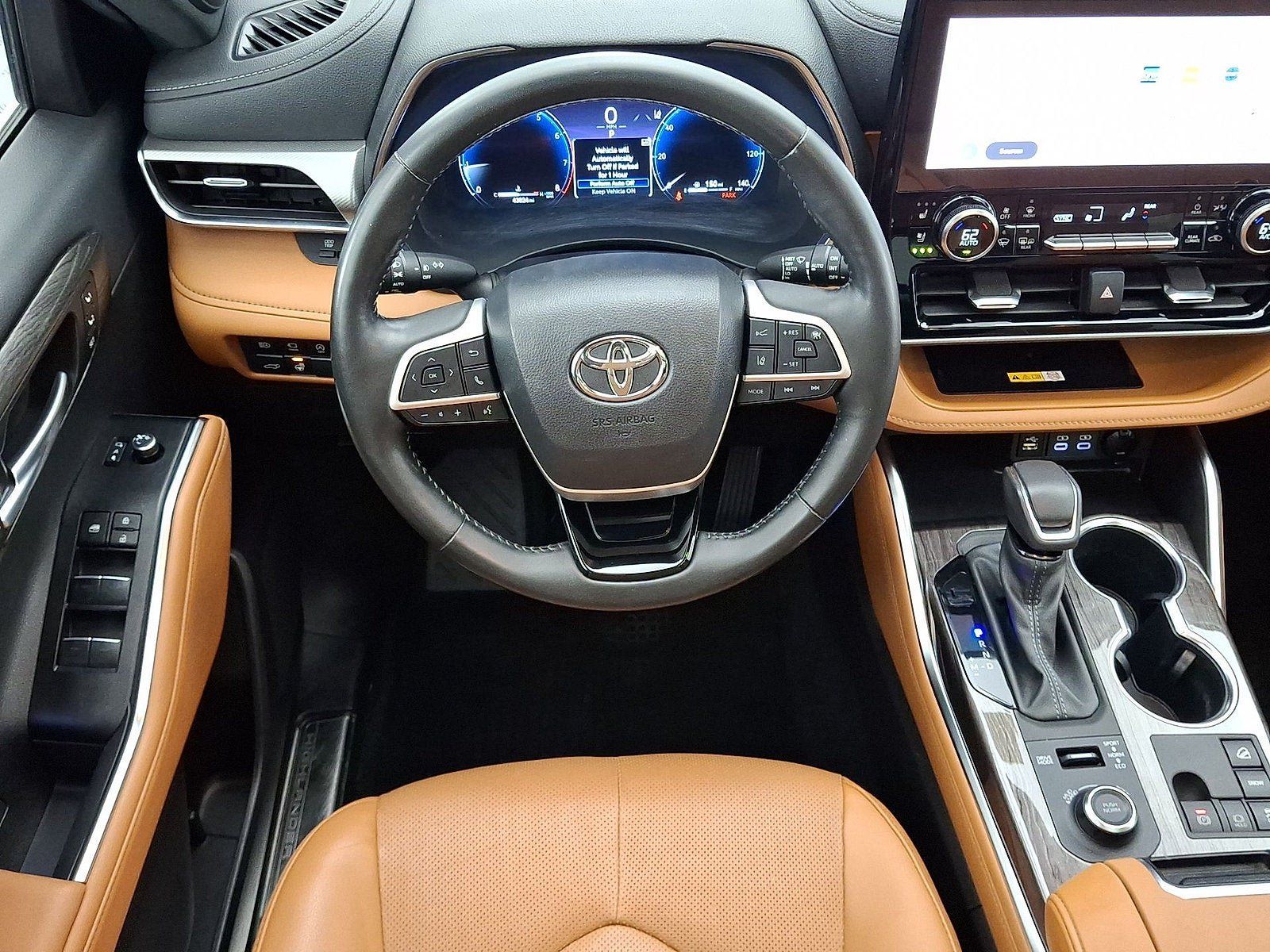Used 2024 Toyota Highlander Platinum AWD/4WD image 13
