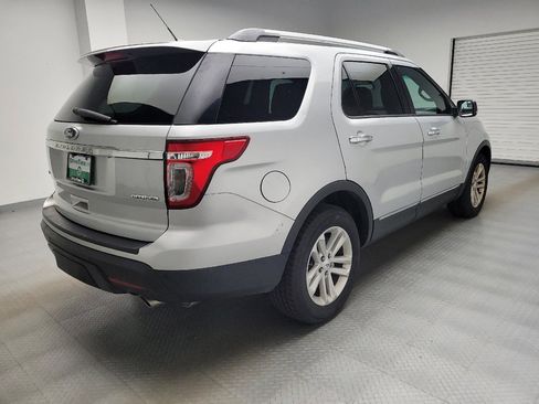 Used 2015 Ford Explorer XLT w/ Equipment Group 202B FWD image 9