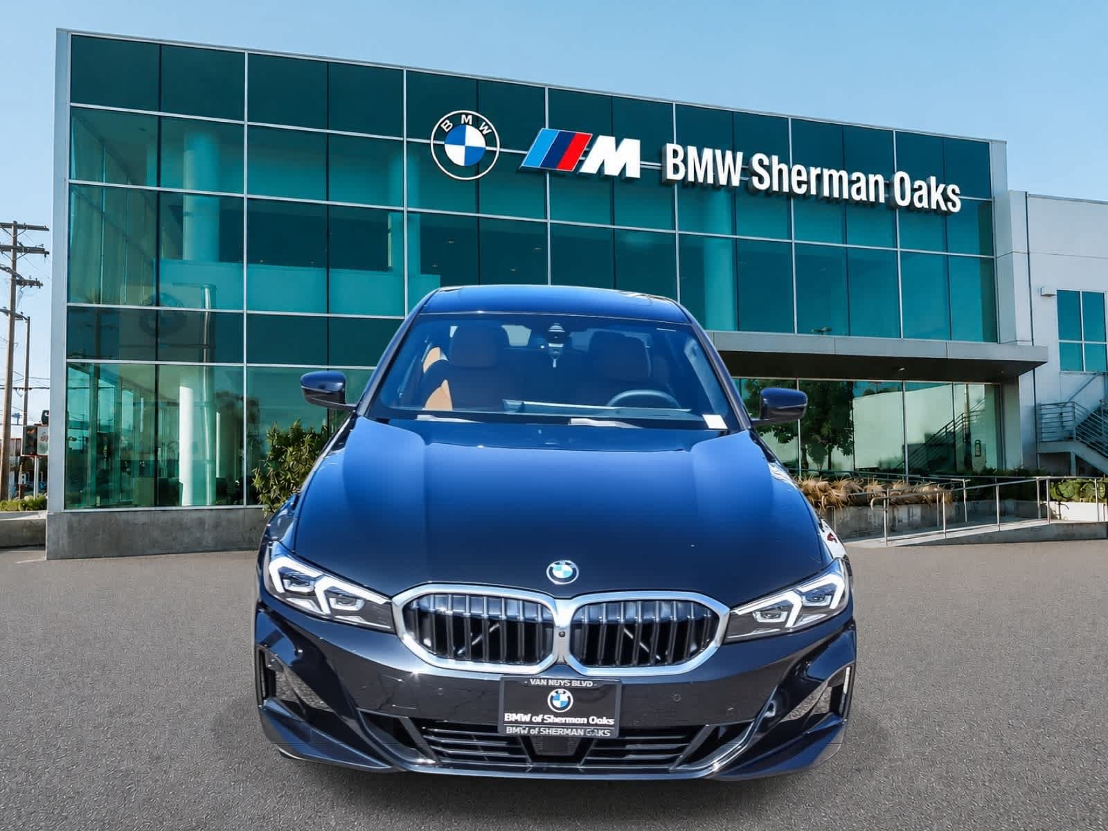 Used 2026 BMW 330i xDrive Sedan AWD/4WD image 2