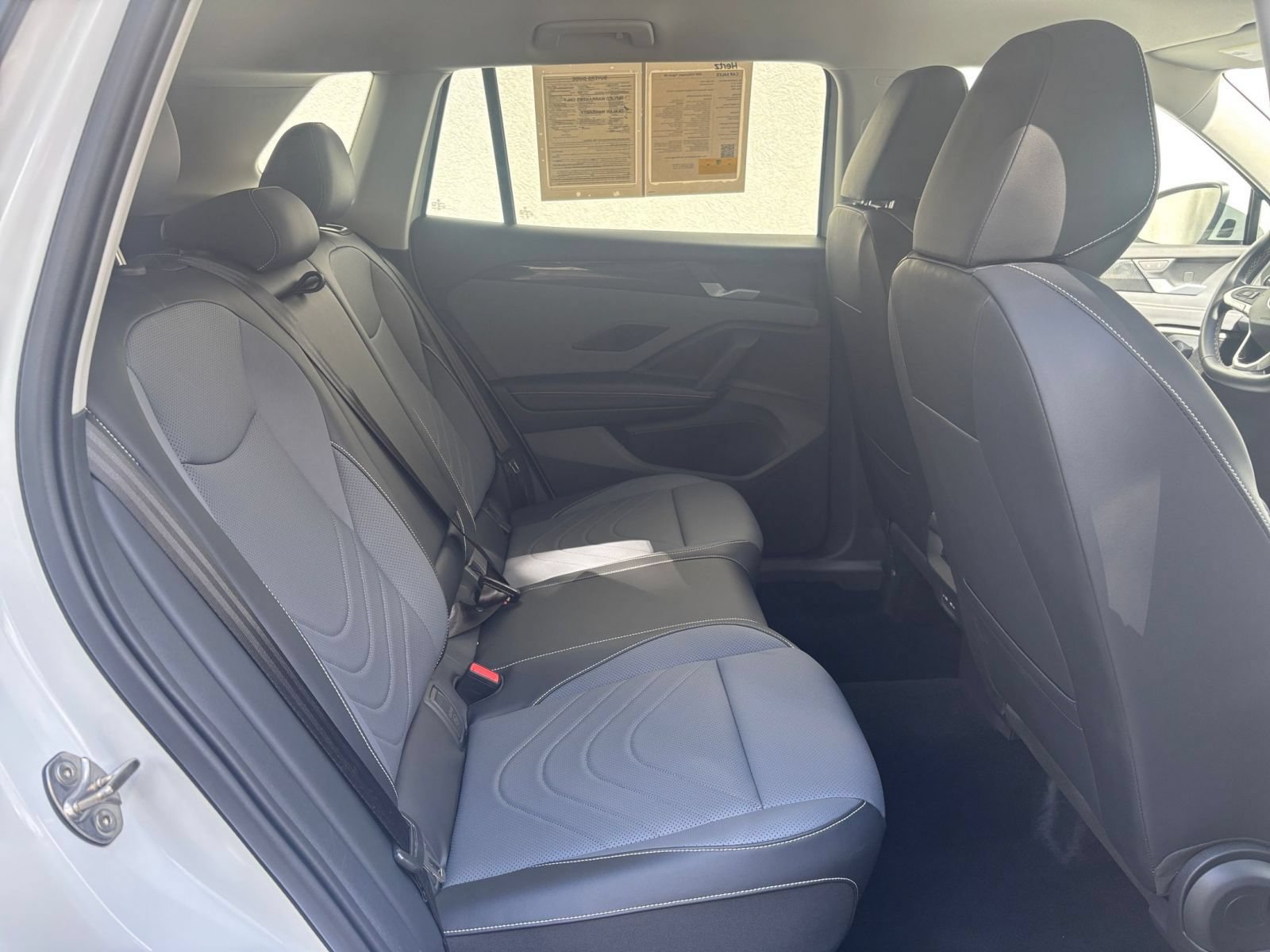 Used 2026 Volkswagen Tiguan SE AWD/4WD image 39