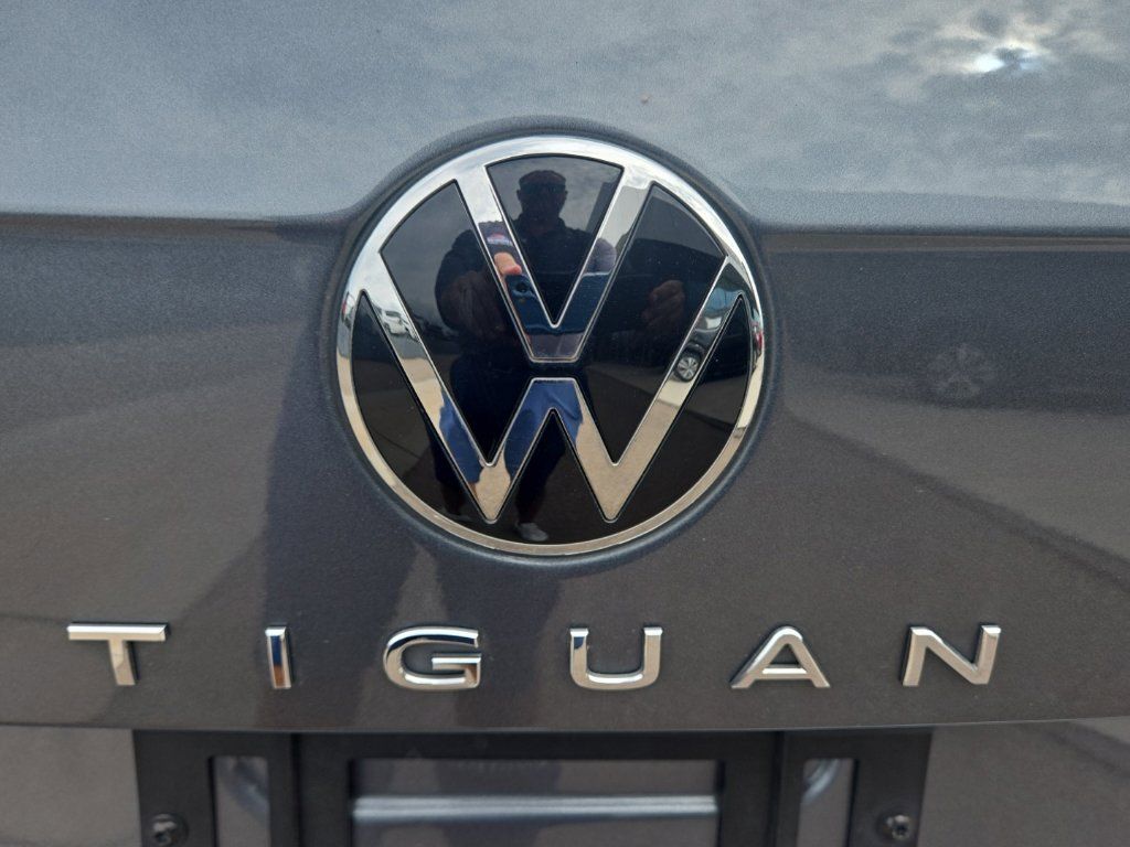 Used 2023 Volkswagen Tiguan SE R-Line FWD image 36