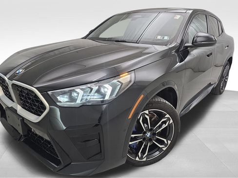 Used 2025 BMW X2 xDrive28i w/ M Sport Package AWD/4WD image 1