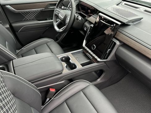 New 2026 GMC Acadia Denali w/ Super Cruise Package image 18