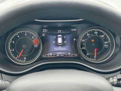 Used 2023 Jeep Cherokee Altitude Lux image 20