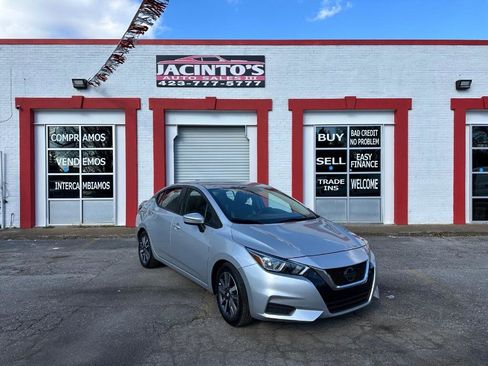 Used 2020 Nissan Versa SV image 44