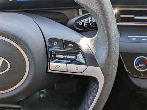 Used 2024 Hyundai Elantra SEL image 21