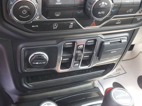 Certified 2023 Jeep Gladiator Sport AWD/4WD image 26