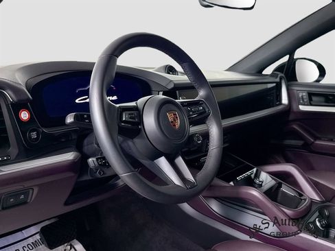 Used 2025 Porsche Cayenne Coupe AWD/4WD image 9