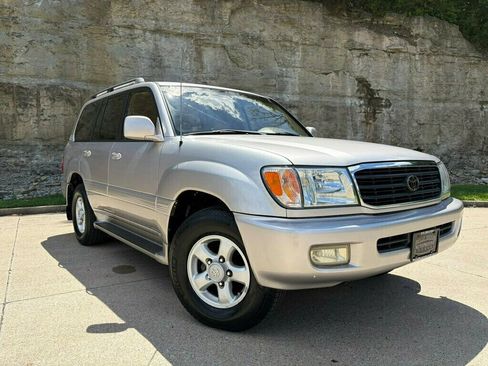 Used 2000 Toyota Land Cruiser AWD/4WD image 2