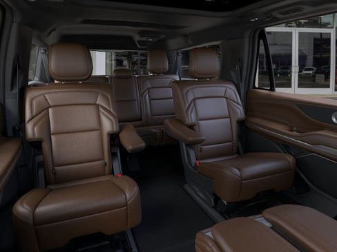 New 2026 Lincoln Navigator L Reserve AWD/4WD image 11