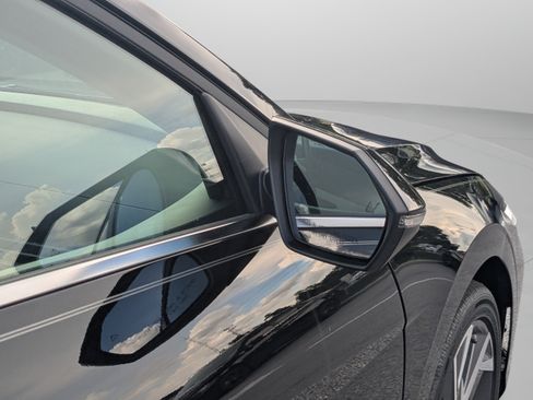 New 2026 Hyundai Elantra Limited FWD image 14