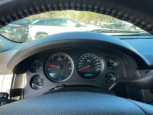 Used 2009 Chevrolet Avalanche LS image 24