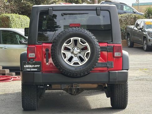 Used 2014 Jeep Wrangler Unlimited Rubicon w/ Connectivity Group AWD/4WD image 5