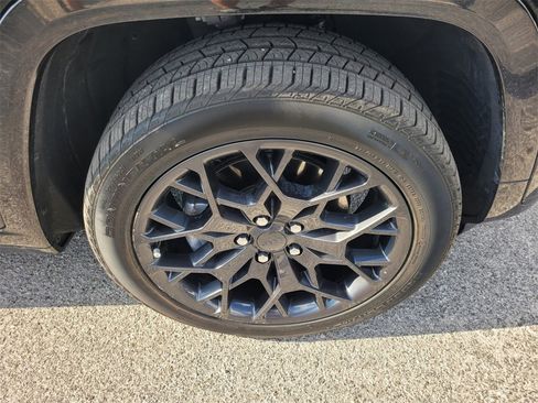 Used 2023 Jeep Grand Cherokee L Summit w/ Advanced Protech Group IV image 21