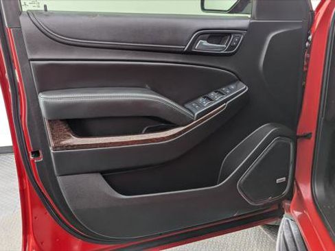 Used 2017 GMC Yukon SLE w/ SLE Value Package image 13