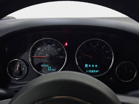 Used 2017 Jeep Wrangler Unlimited Sahara w/ Connectivity Group AWD/4WD image 21
