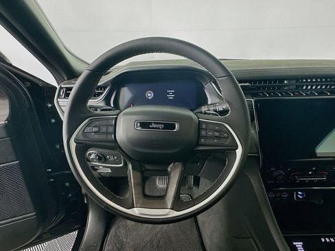 New 2025 Jeep Grand Cherokee Limited image 15