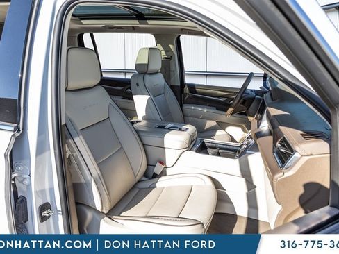 Used 2024 GMC Yukon XL Denali AWD/4WD image 24