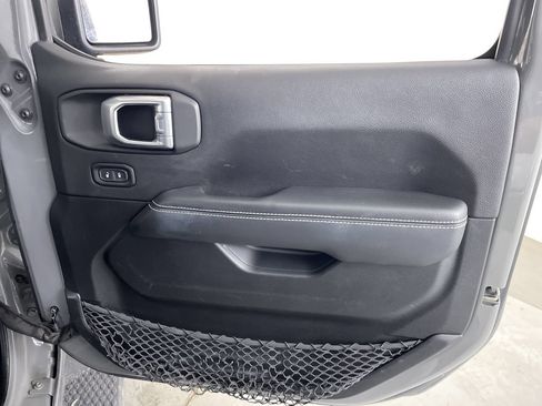 Used 2020 Jeep Wrangler Unlimited Sahara AWD/4WD image 24