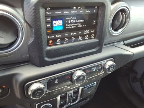 Used 2021 Jeep Gladiator Overland w/ Safety Group AWD/4WD image 12